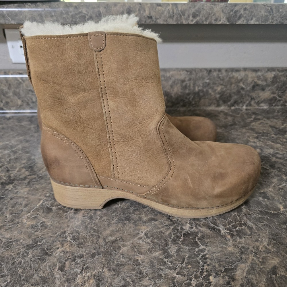Dansko Bettie Boots Women 42 11.5-12 Honey Nubuck Leather Shearling Fur Lined